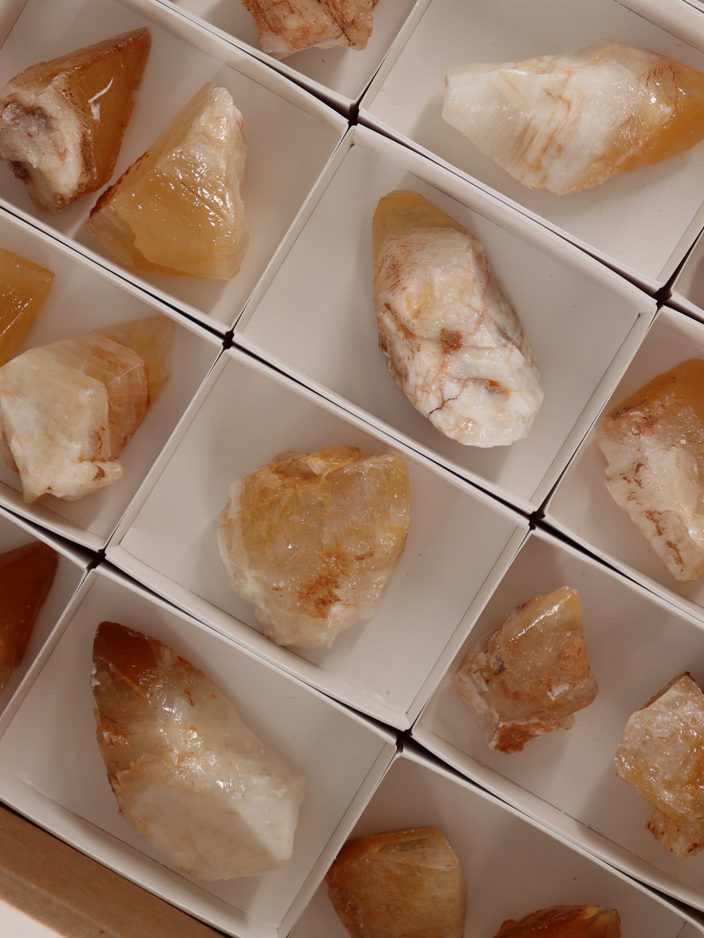 Calcite Flat Set of 30 - Expert Wholesale and Supplier of Wholesale Crystals & Bulk Gemstones, []