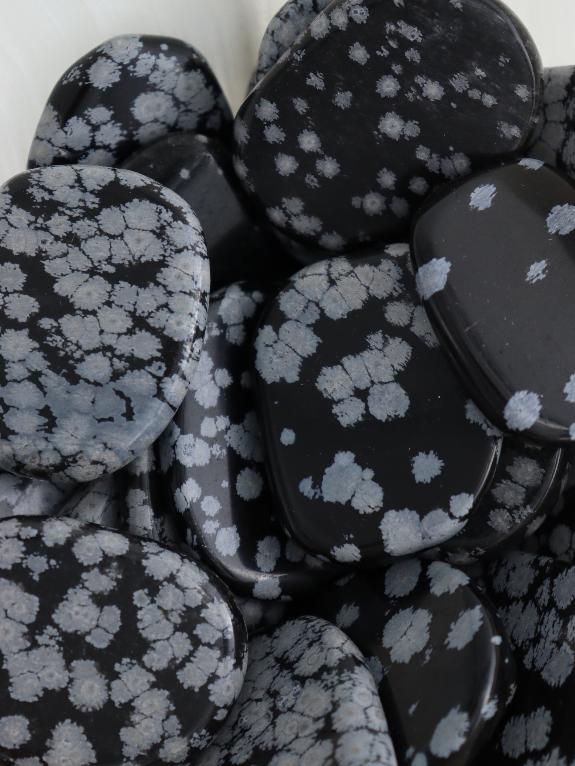 1/2kg Snowflake Obsidian Smooth Stones - Expert Supplier of Wholesale Crystals & Bulk Gemstones