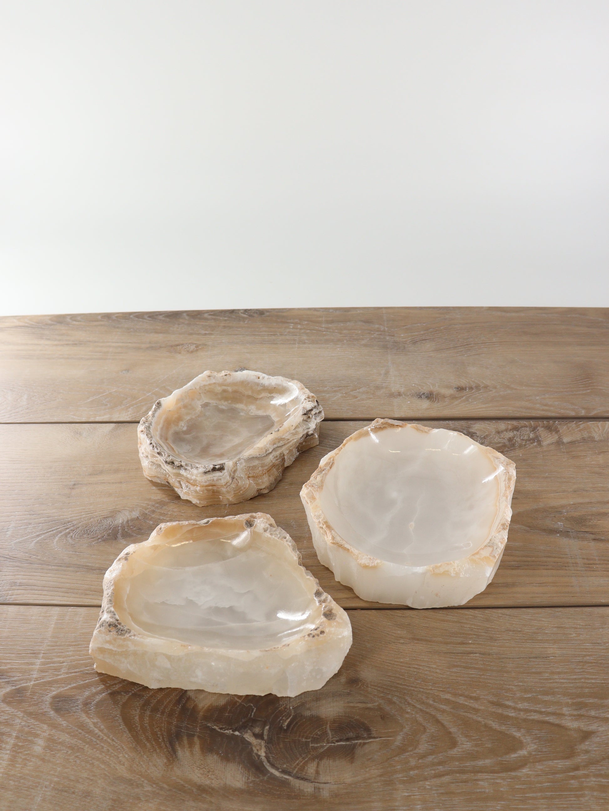 Onyx Rustic Bowls Set of 3 - Expert Wholesale and Supplier of Wholesale Crystals & Bulk Gemstones, []