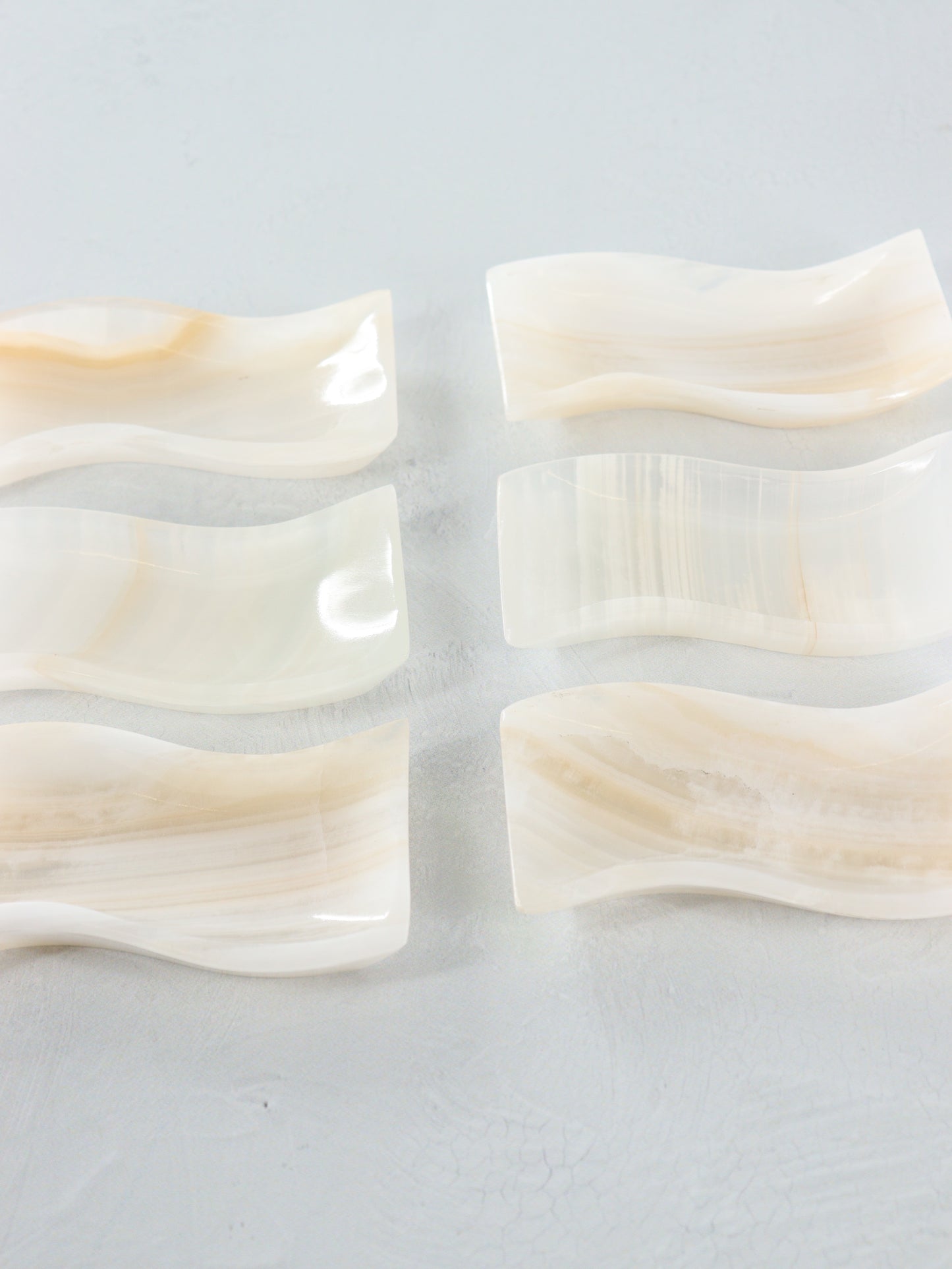 White Onyx Wavy Dish Set of 6 - Expert Supplier of Wholesale Crystals & Bulk Gemstones