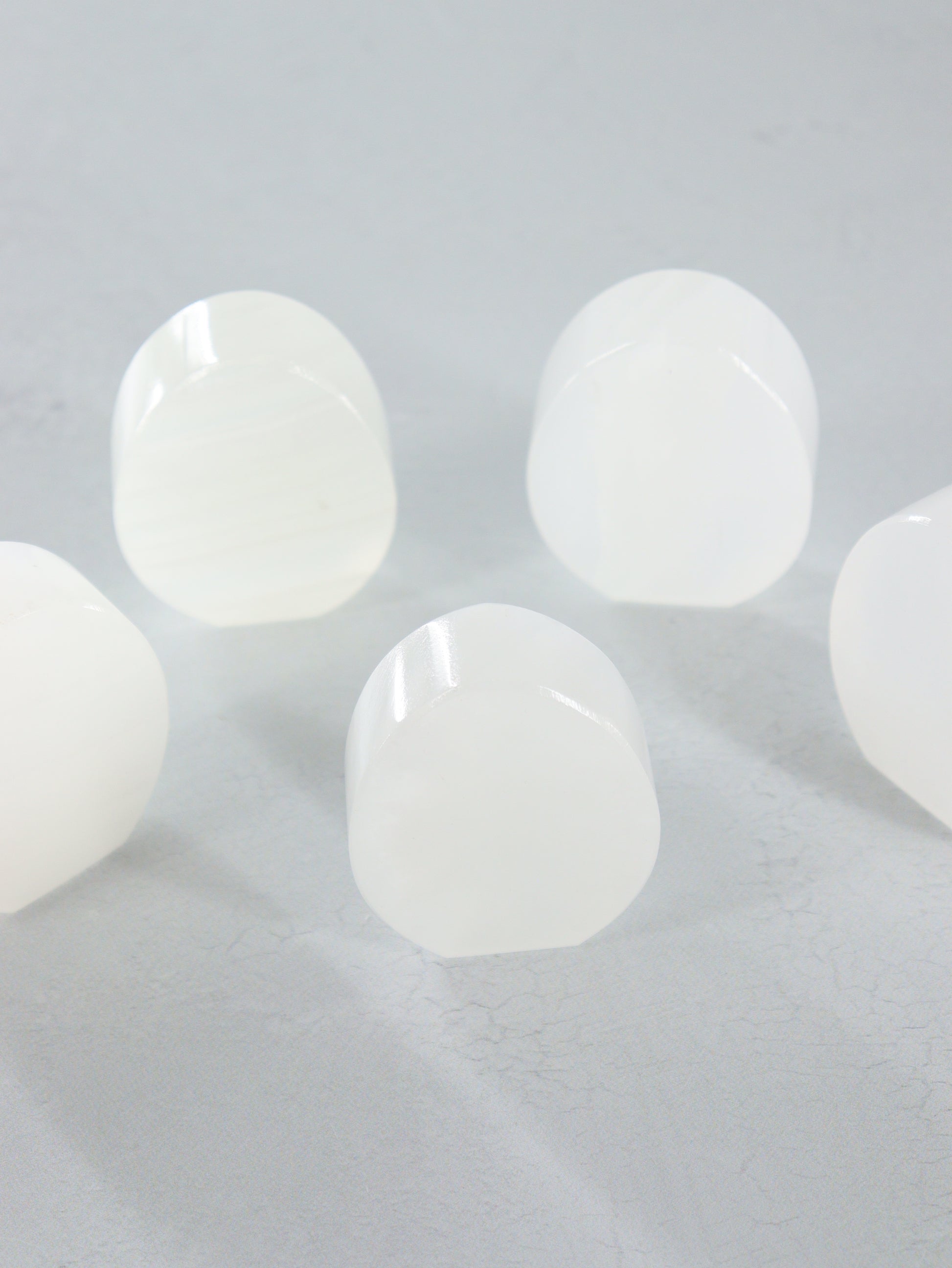 Onyx Egg - Expert Supplier of Wholesale Crystals & Bulk Gemstones