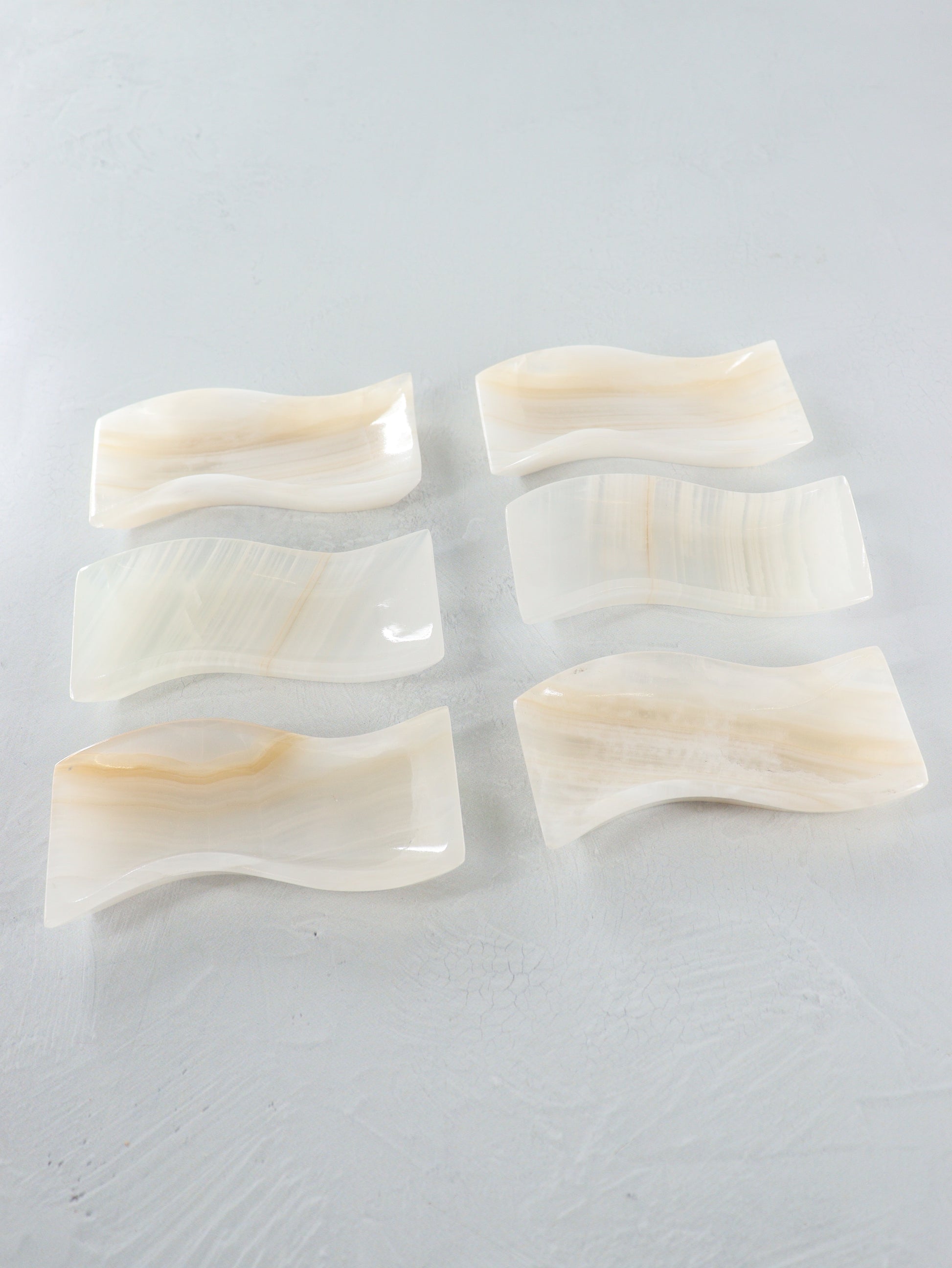 White Onyx Wavy Dish Set of 6 - Expert Supplier of Wholesale Crystals & Bulk Gemstones