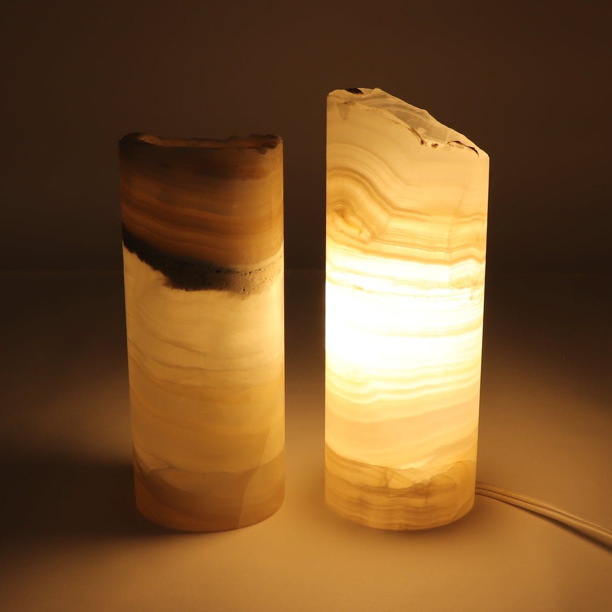 One Honey/White Rough Onyx Lamp Pair Blind