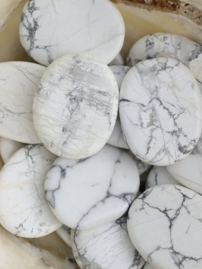 1/2kg Howlite Smooth Stones - Expert Supplier of Wholesale Crystals & Bulk Gemstones