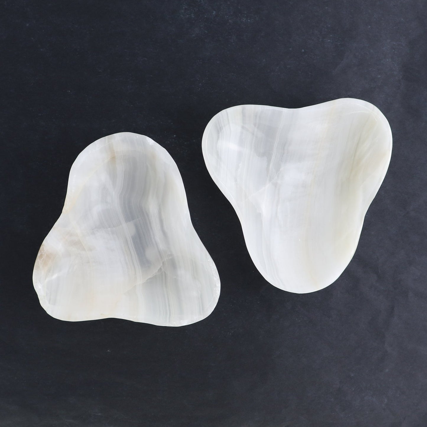 One Mexican Onyx/Calcite White Triangular Bowl