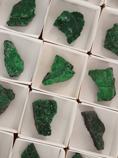 Uvarorite Garnet Set of 15 - Expert Wholesale and Supplier of Wholesale Crystals & Bulk Gemstones, []