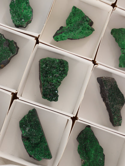 Uvarorite Garnet Set of 15 - Expert Wholesale and Supplier of Wholesale Crystals & Bulk Gemstones, []