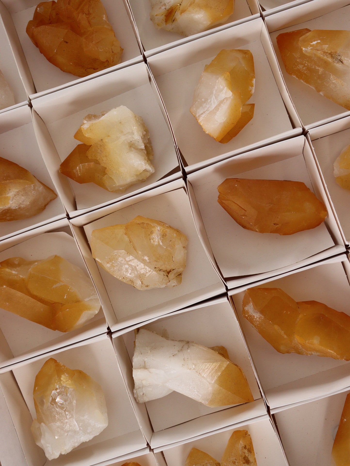 Quartz Flat - Expert Supplier of Wholesale Crystals & Bulk Gemstones