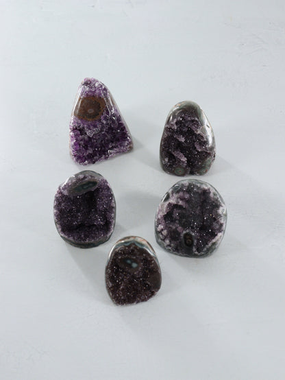 Amethyst Cut Base Set of 5 - Expert Supplier of Wholesale Crystals & Bulk Gemstones
