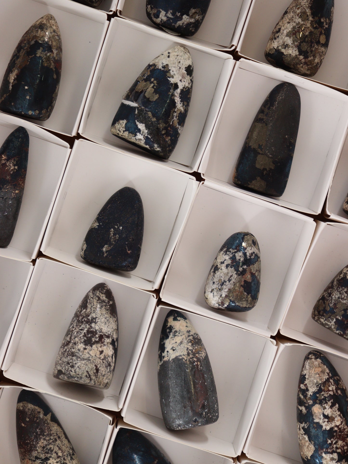 Coveline Freeforms Flat - Expert Wholesale and Supplier of Wholesale Crystals & Bulk Gemstones, []