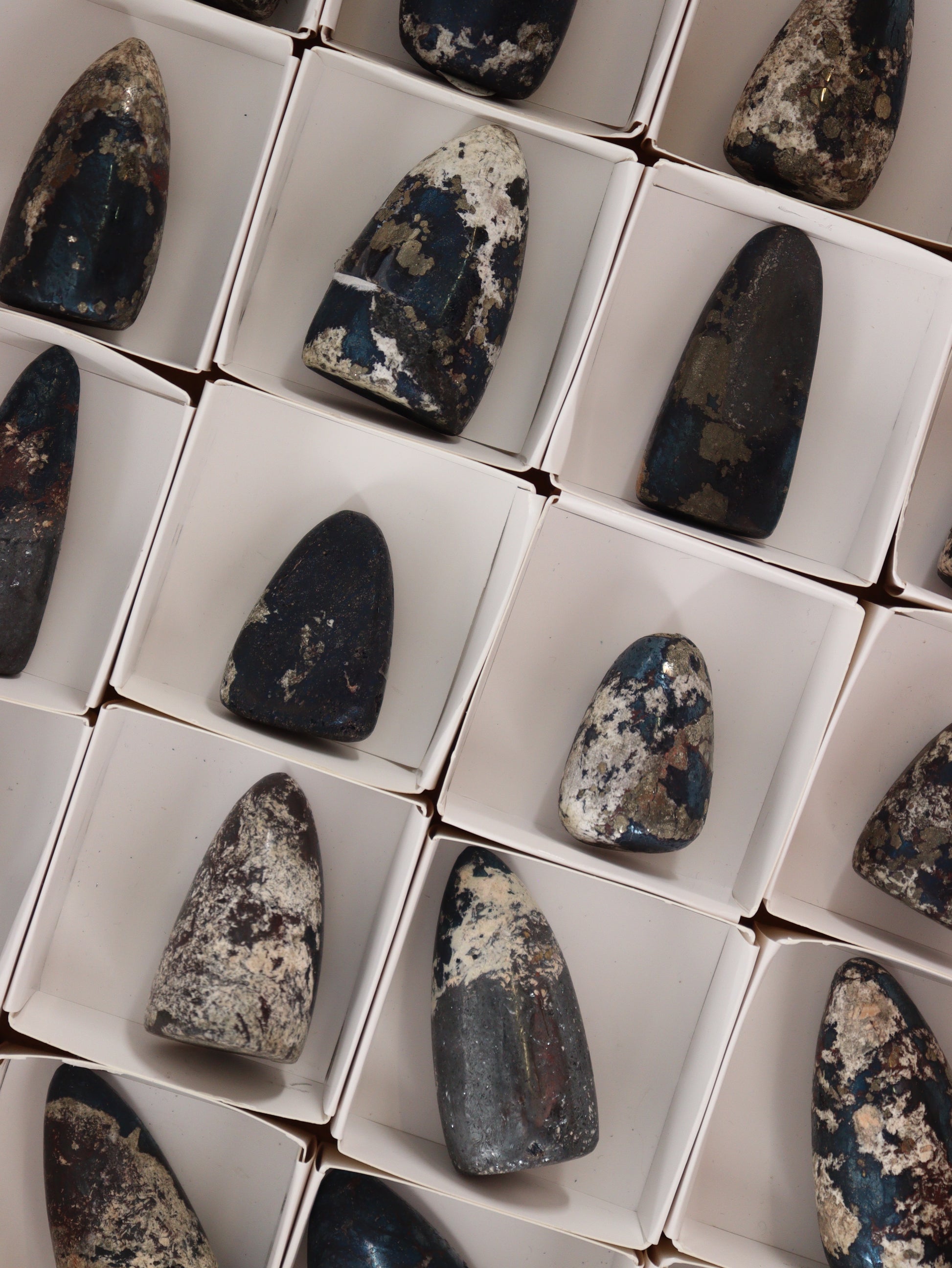 Coveline Freeforms Flat - Expert Wholesale and Supplier of Wholesale Crystals & Bulk Gemstones, []