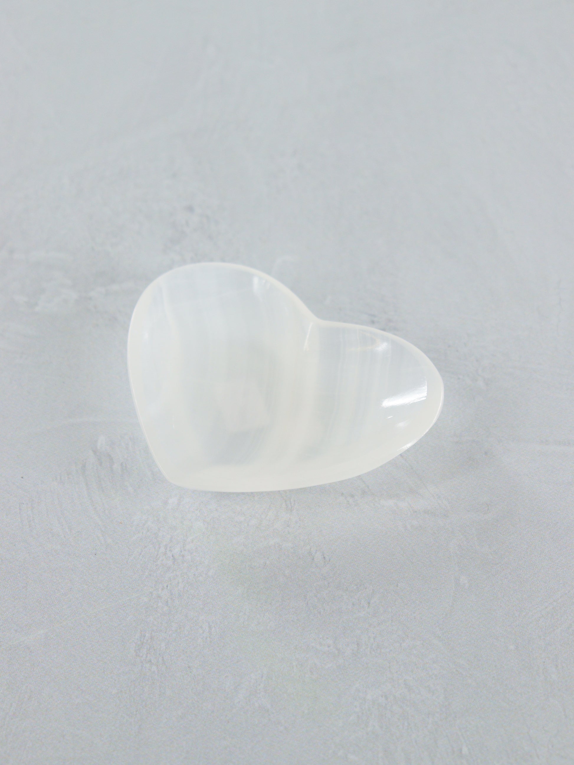 White Onyx Heart Bowls Set of 6 - Expert Wholesale and Supplier of Wholesale Crystals & Bulk Gemstones, ["Bowls","Catalog Onyx","Mexico","onyx"]