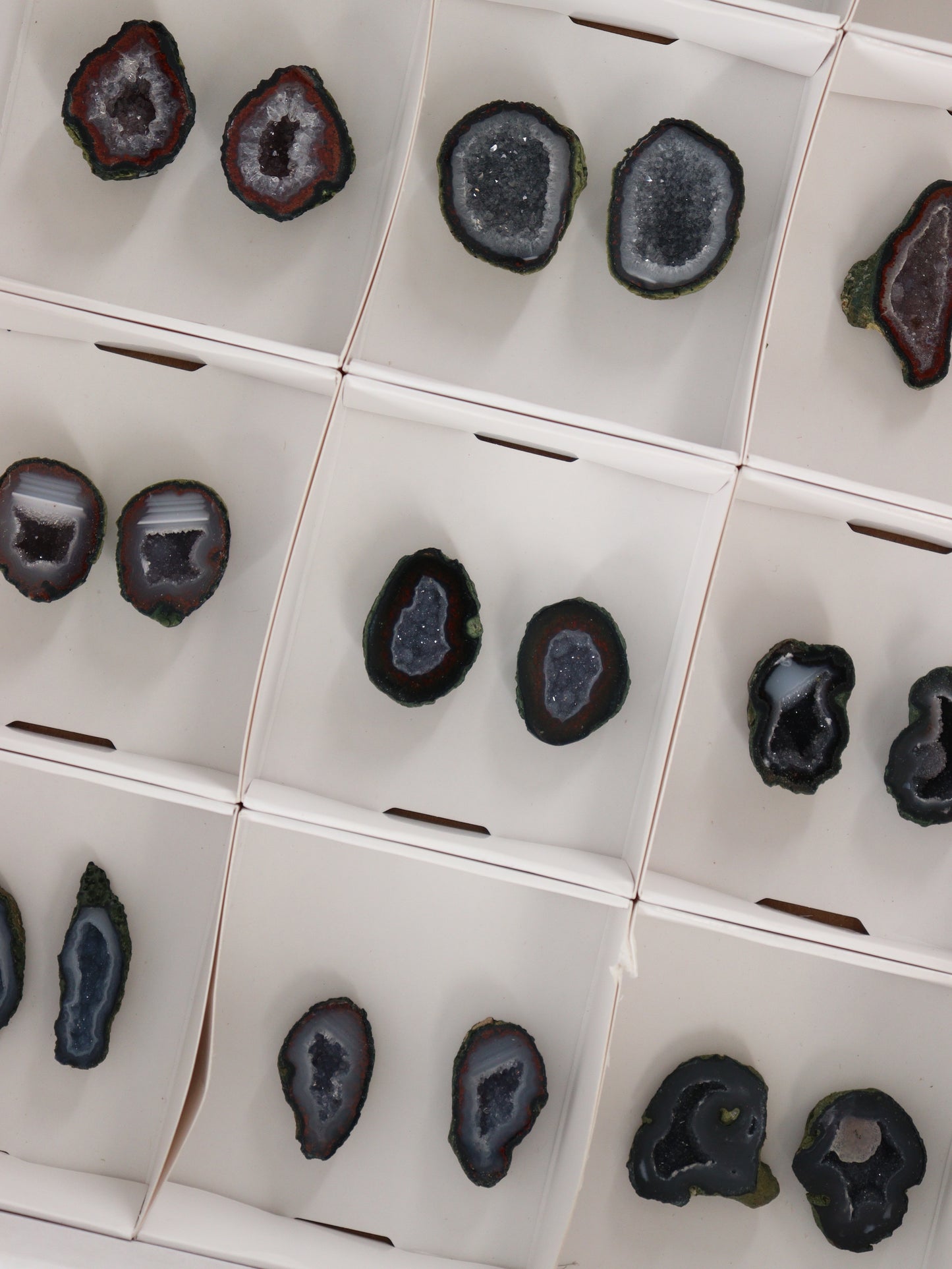 Tabasco Geodes Flat - Expert Wholesale and Supplier of Wholesale Crystals & Bulk Gemstones, []