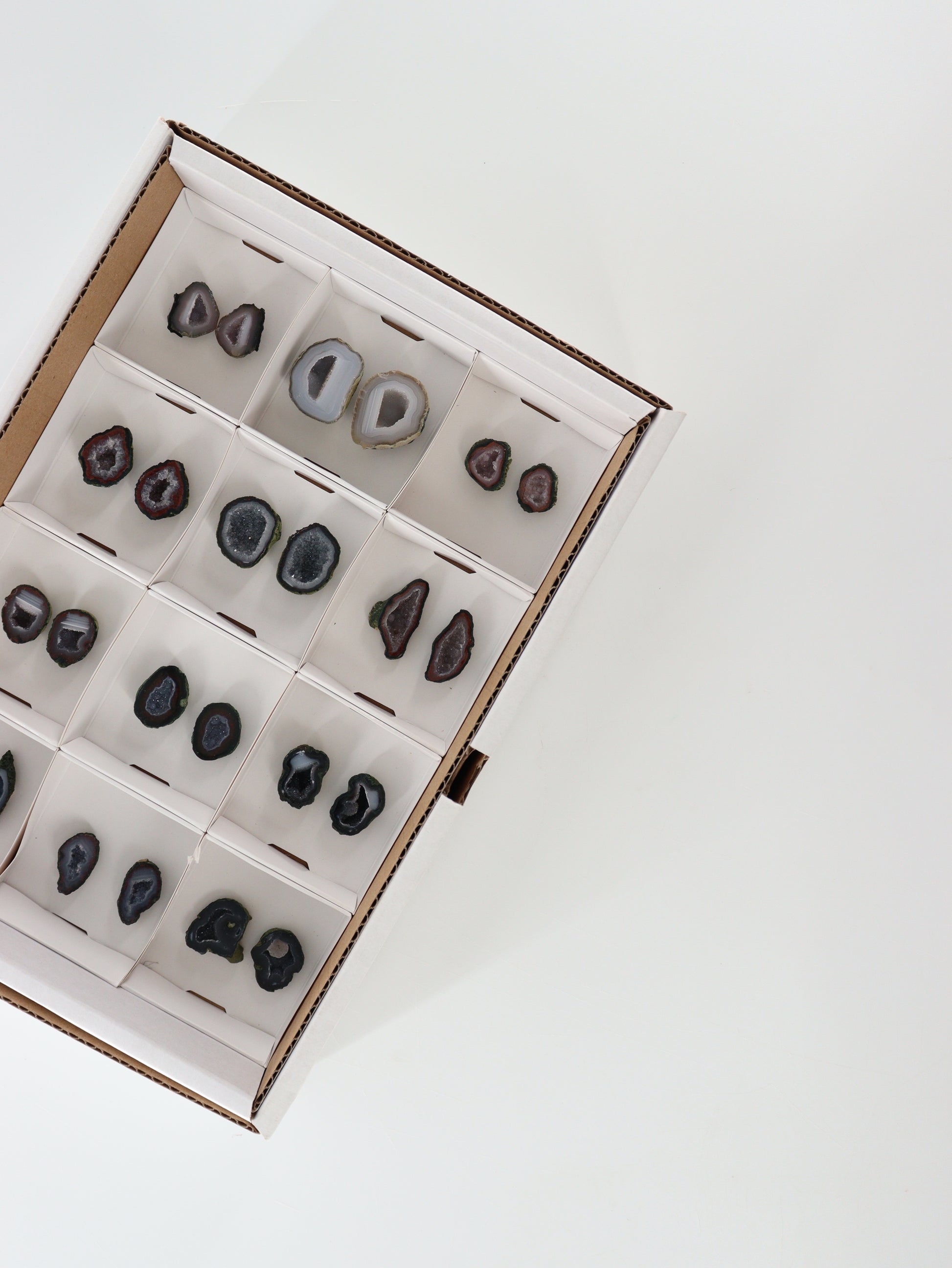 Tabasco Geodes Flat - Expert Wholesale and Supplier of Wholesale Crystals & Bulk Gemstones, []