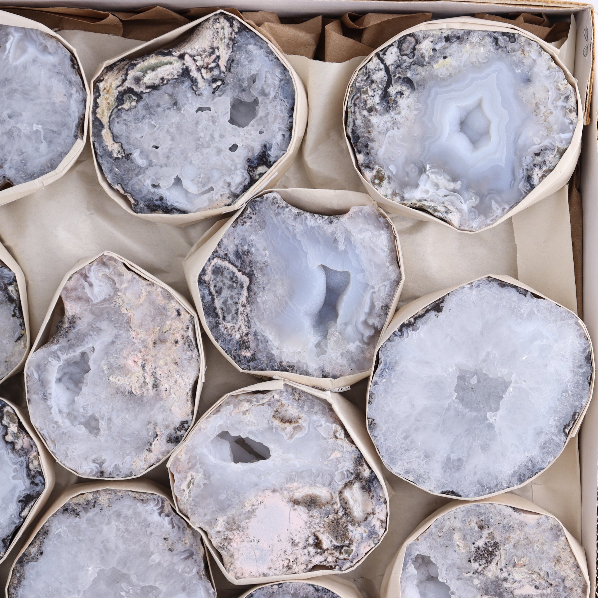 Trancas Geodes Flat of 13 - Expert Wholesale and Supplier of Wholesale Crystals & Bulk Gemstones, ["Geodes","las trancas","Mexico","Trancas","Trancas Geodes"]