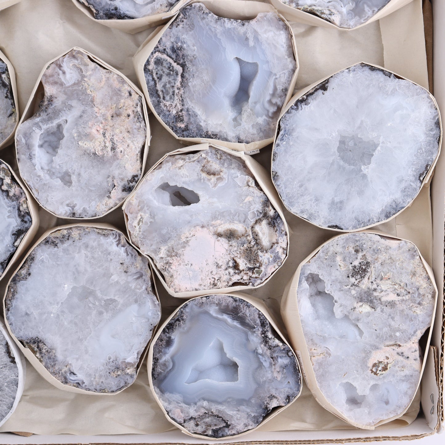 Trancas Geodes Flat of 13 - Expert Wholesale and Supplier of Wholesale Crystals & Bulk Gemstones, ["Geodes","las trancas","Mexico","Trancas","Trancas Geodes"]