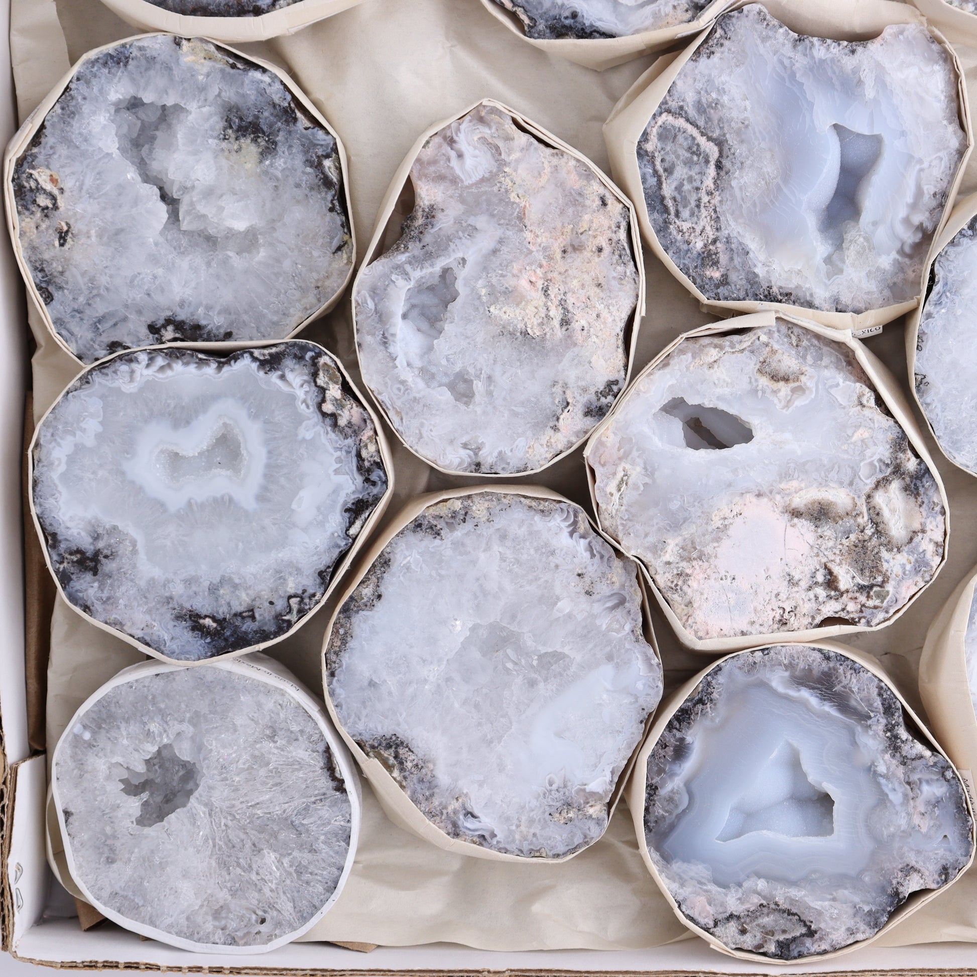 Trancas Geodes Flat of 13 - Expert Wholesale and Supplier of Wholesale Crystals & Bulk Gemstones, ["Geodes","las trancas","Mexico","Trancas","Trancas Geodes"]