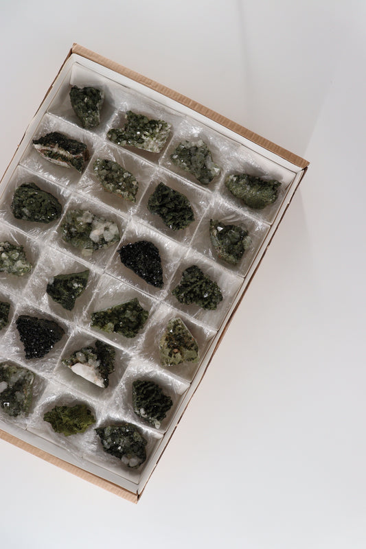 Epidote Flat - Expert Supplier of Wholesale Crystals & Bulk Gemstones