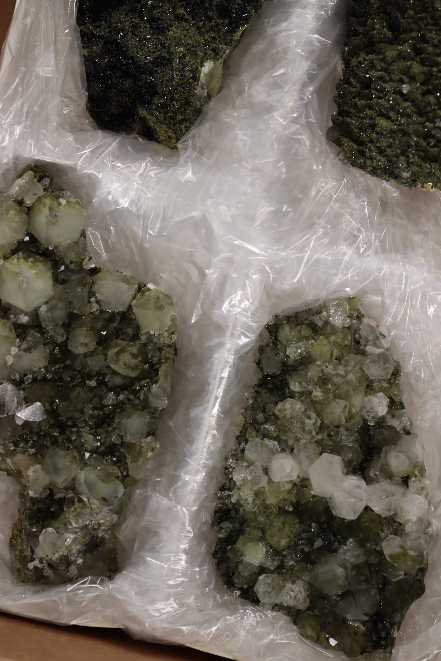 Epidote Flat - Expert Wholesale and Supplier of Wholesale Crystals & Bulk Gemstones, []