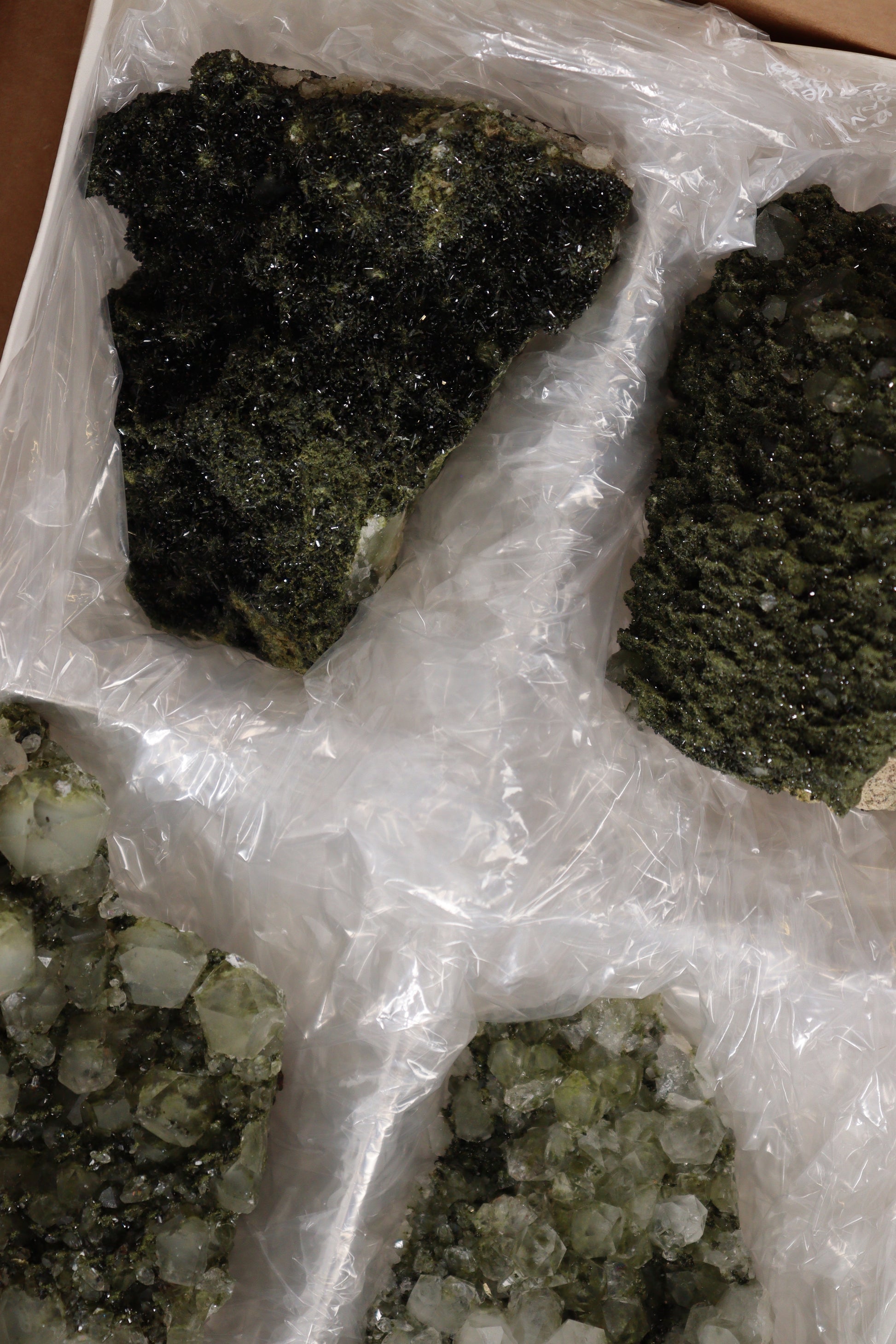 Epidote Flat - Expert Wholesale and Supplier of Wholesale Crystals & Bulk Gemstones, []