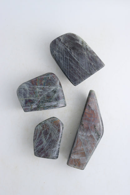 Labradorite Freeforms - Expert Supplier of Wholesale Crystals & Bulk Gemstones