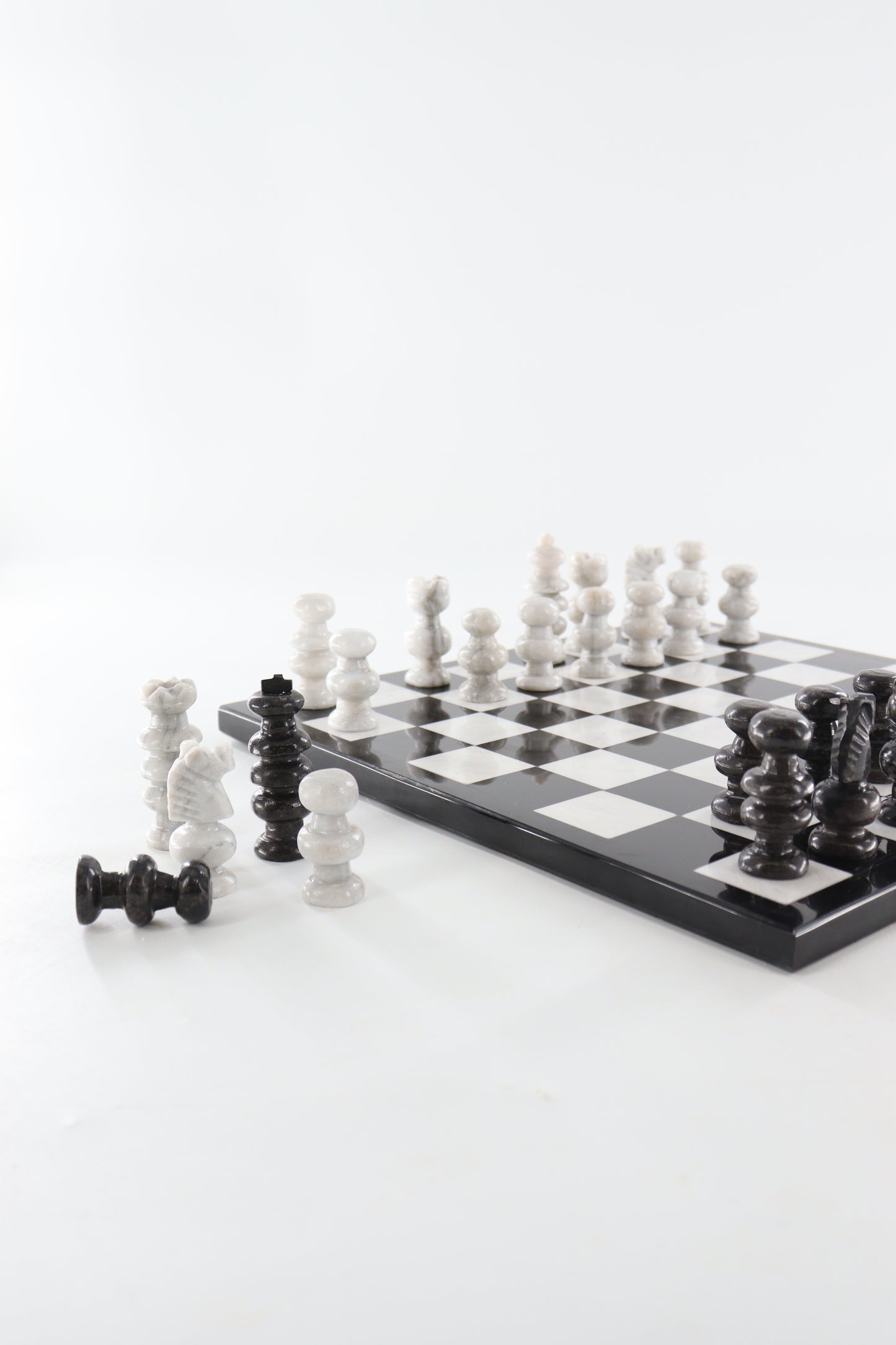 Marble Black and White Chess Set (Large)