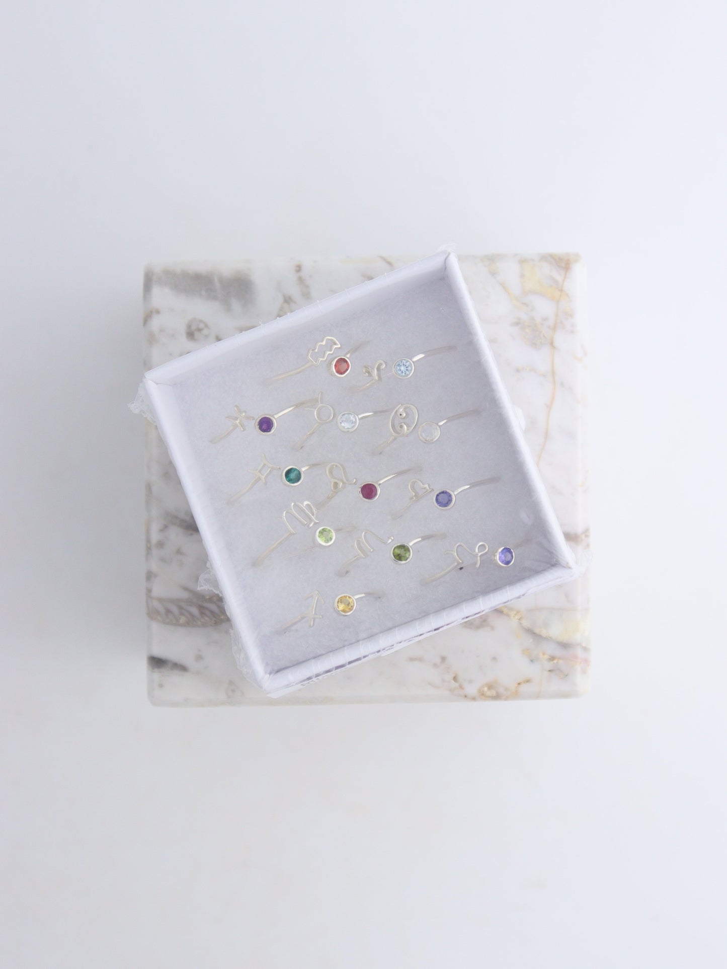 Mixed Stone Zodiac Sign Rings Box of 12 - Expert Wholesale and Supplier of Wholesale Crystals & Bulk Gemstones, ["Jewelry","Mixed","Ring","rings","zodiac signs"]