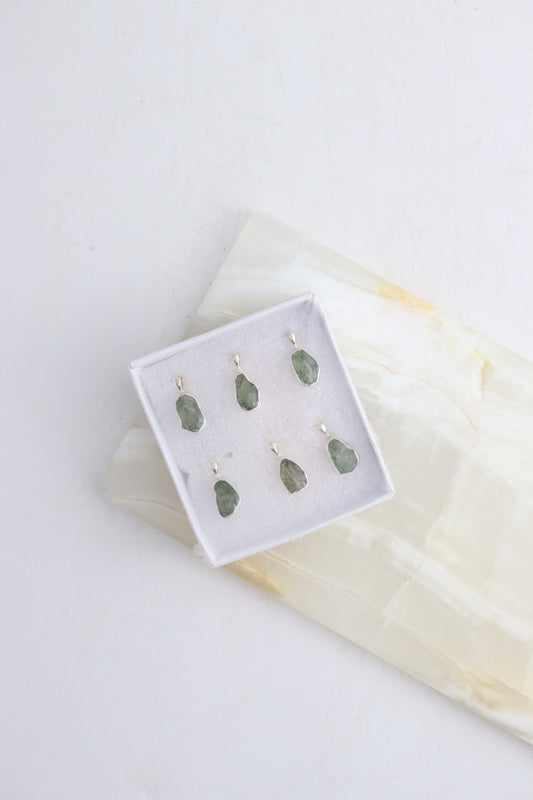 Moldavite Pendants Set of 6 with Chains. - Mi Esperanza Minerals