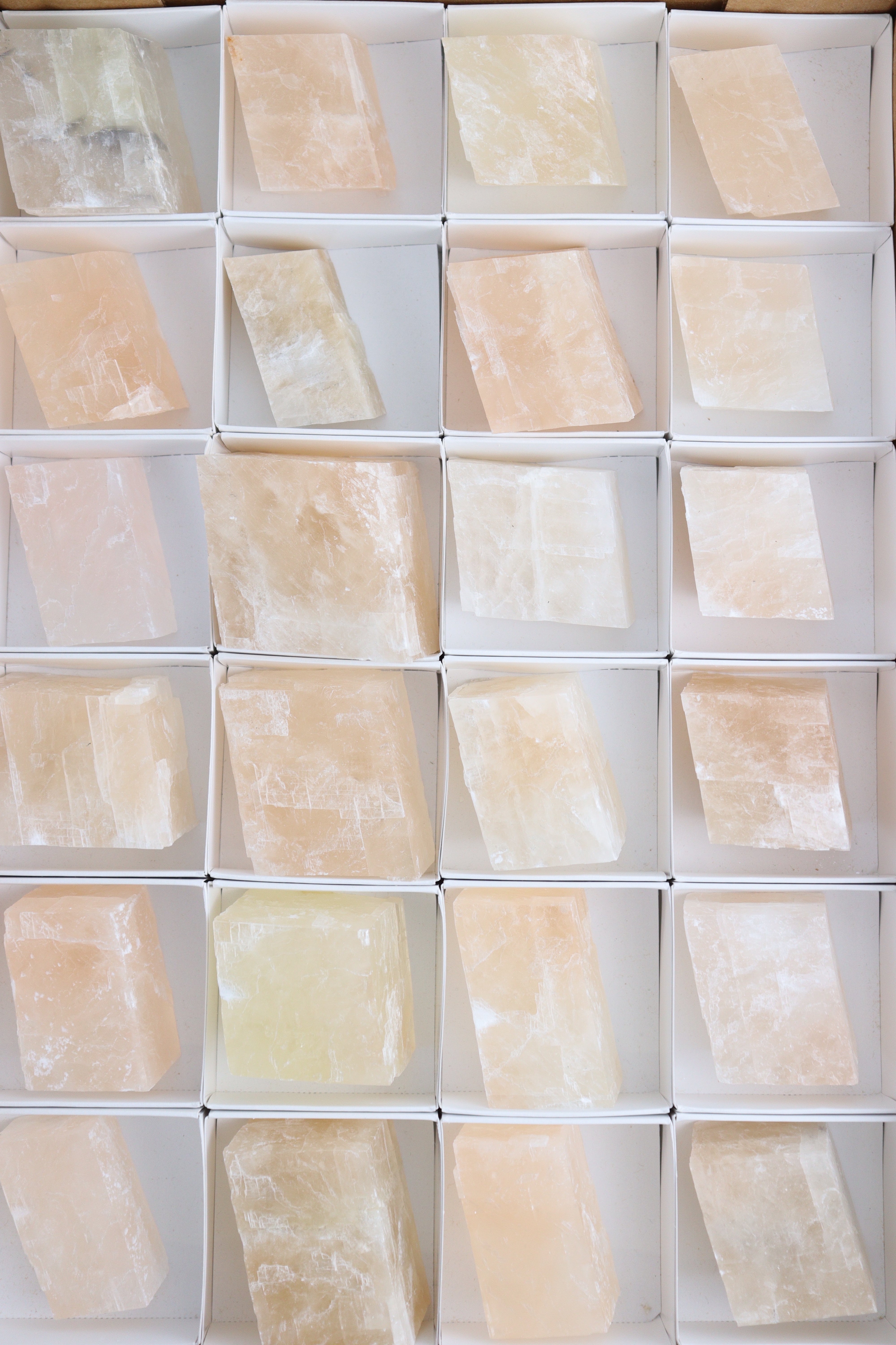 Optical Calcite | Wholesale Crystals Vendor – Mi Esperanza Minerals