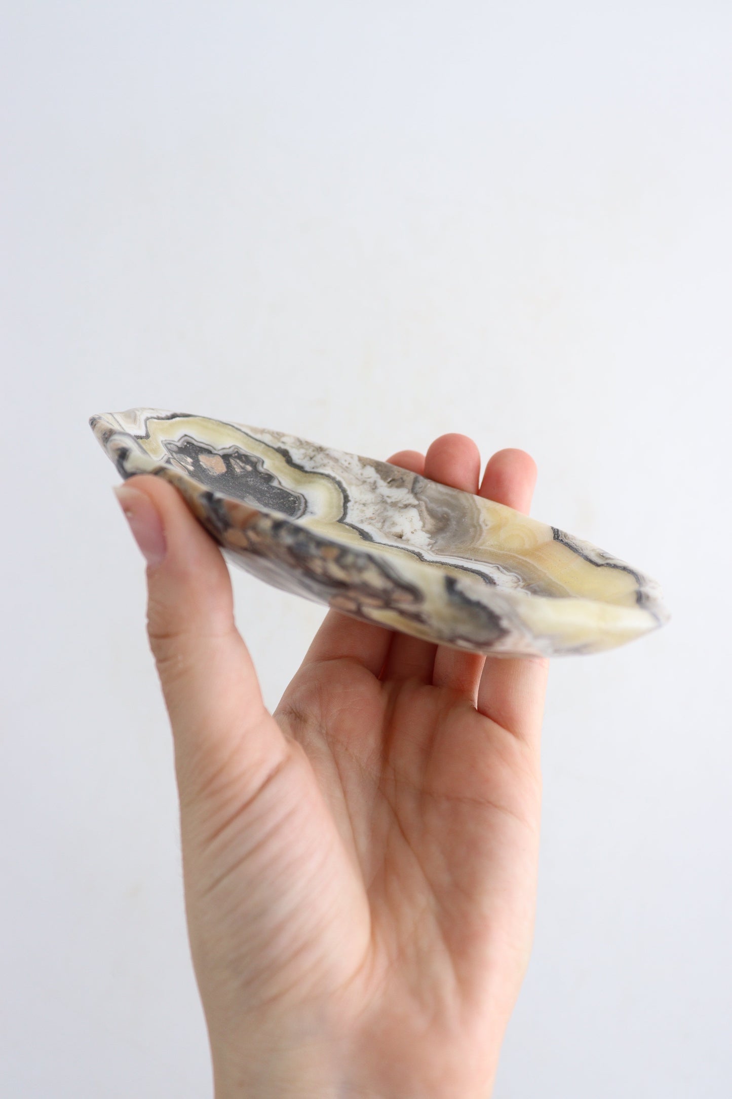 Onyx Oval Flower Dish - Expert Supplier of Wholesale Crystals & Bulk Gemstones