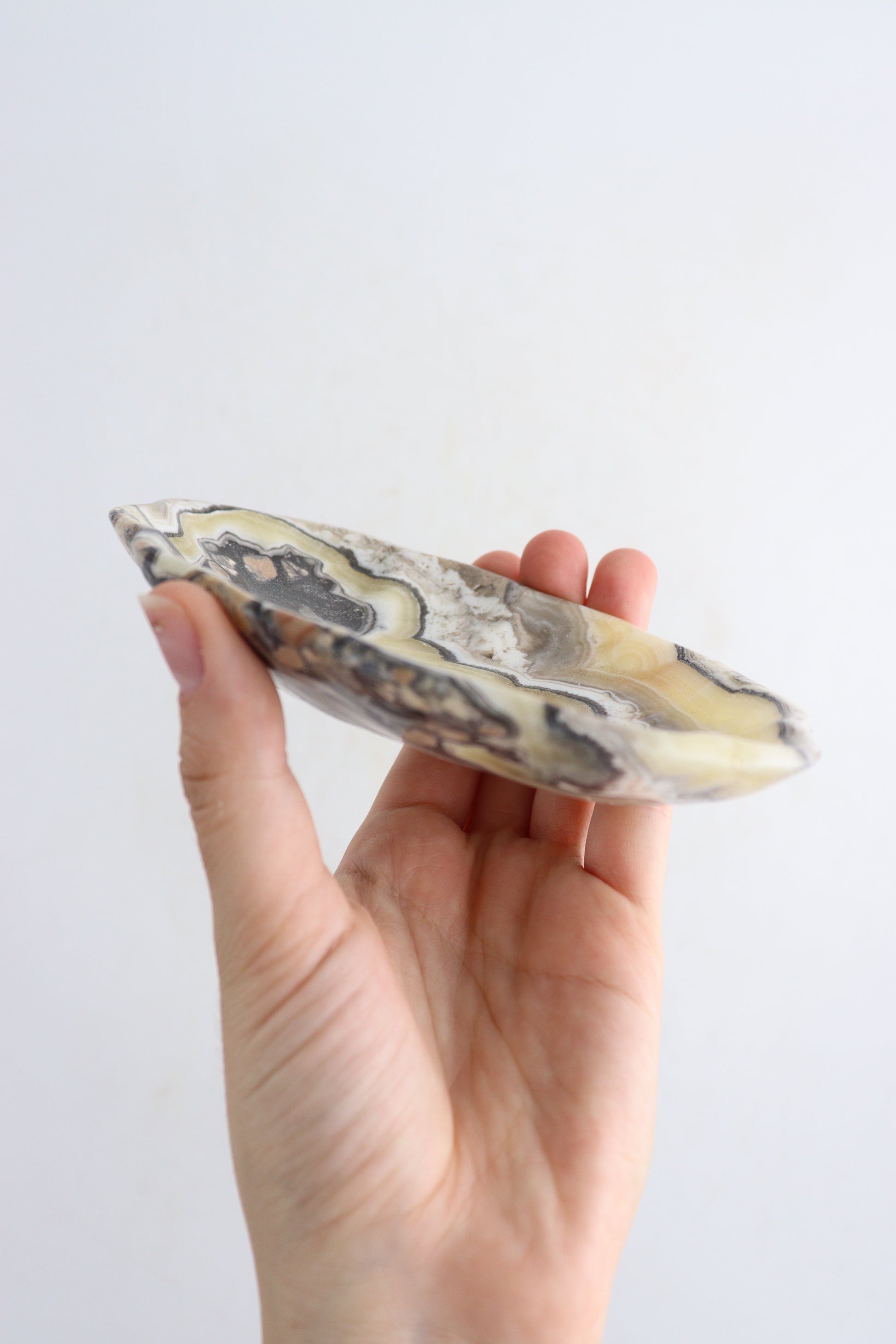 Onyx Oval Flower Dish - Expert Supplier of Wholesale Crystals & Bulk Gemstones