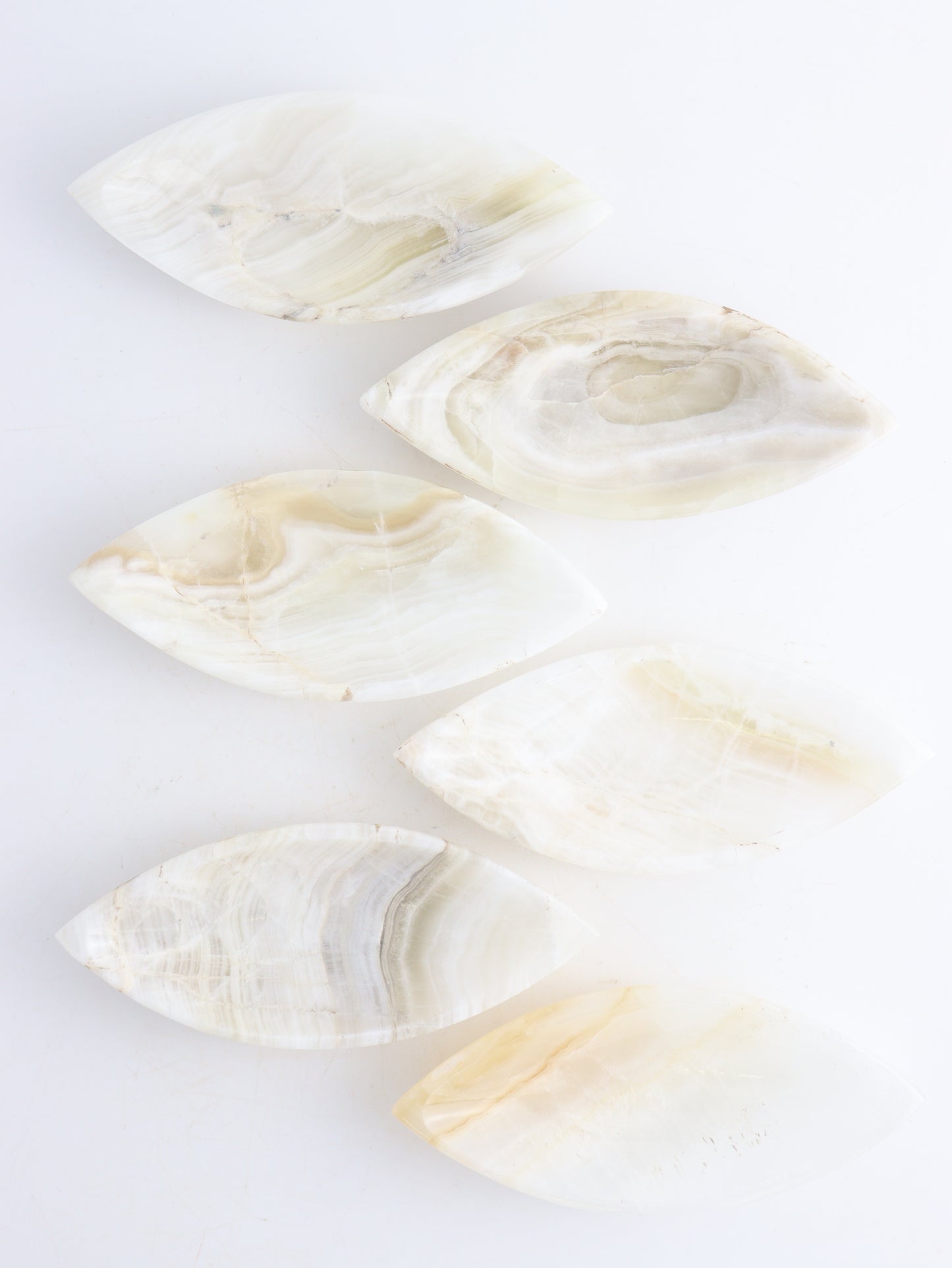 Onyx Small Plates - Expert Wholesale and Supplier of Wholesale Crystals & Bulk Gemstones, ["Mexico","onyx","plate"]