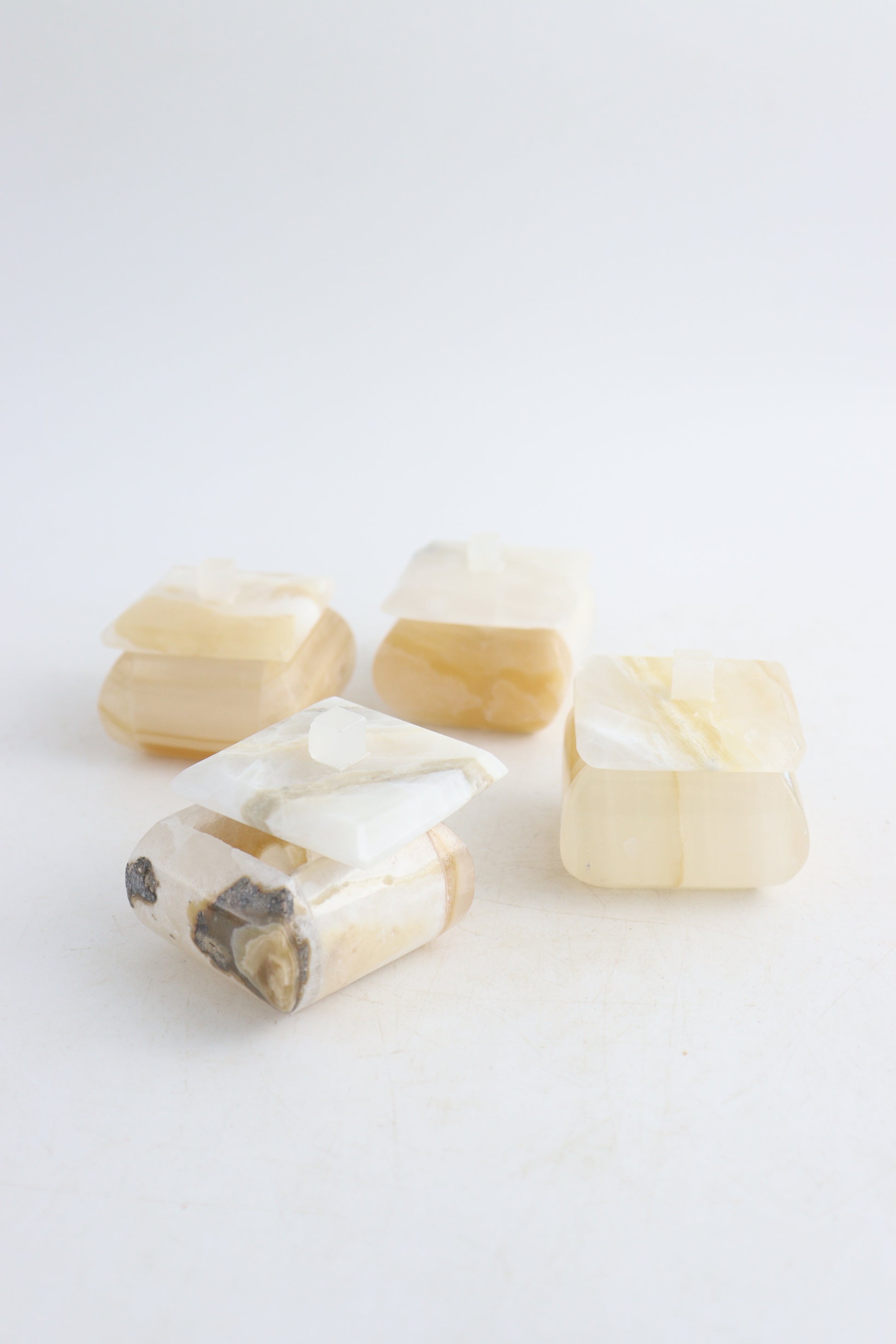 One - Onyx Square Trinket Box - Expert Wholesale and Supplier of Wholesale Crystals & Bulk Gemstones, ["Mexico","Onyx"]