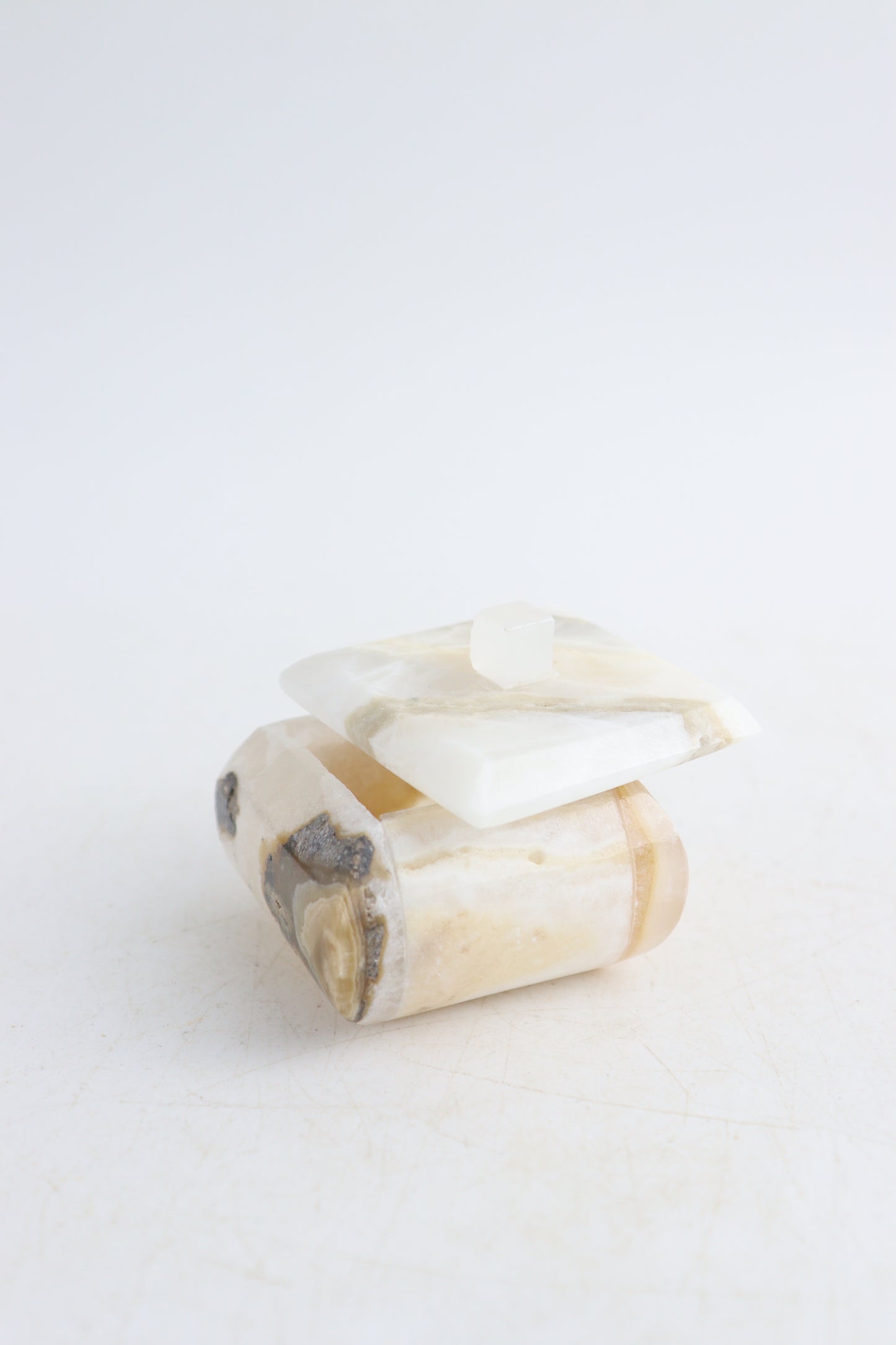 One - Onyx Square Trinket Box - Expert Wholesale and Supplier of Wholesale Crystals & Bulk Gemstones, ["Mexico","Onyx"]
