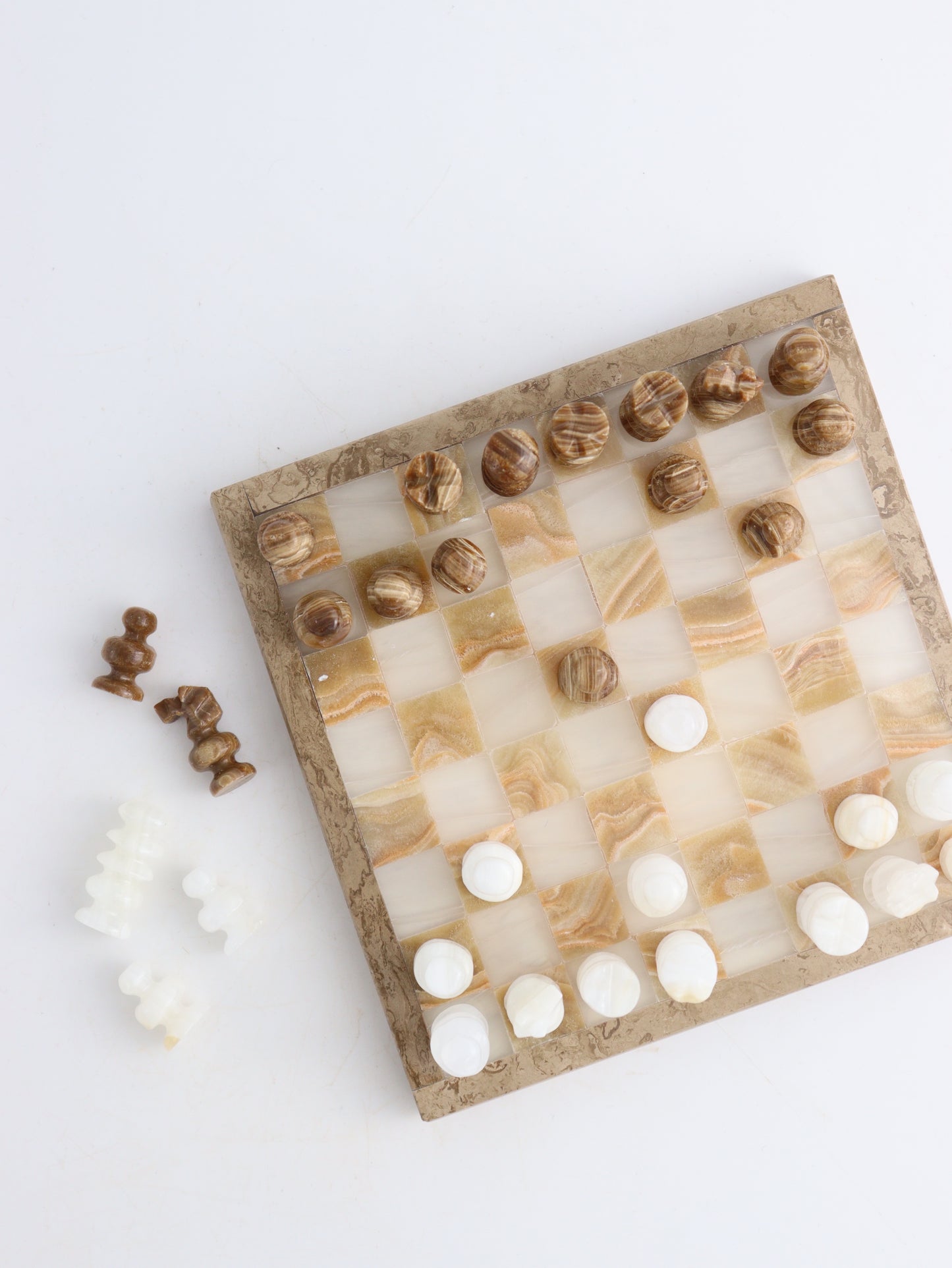 White and Brown Onyx and Marble Chess Set (Small) - Mi Esperanza Minerals