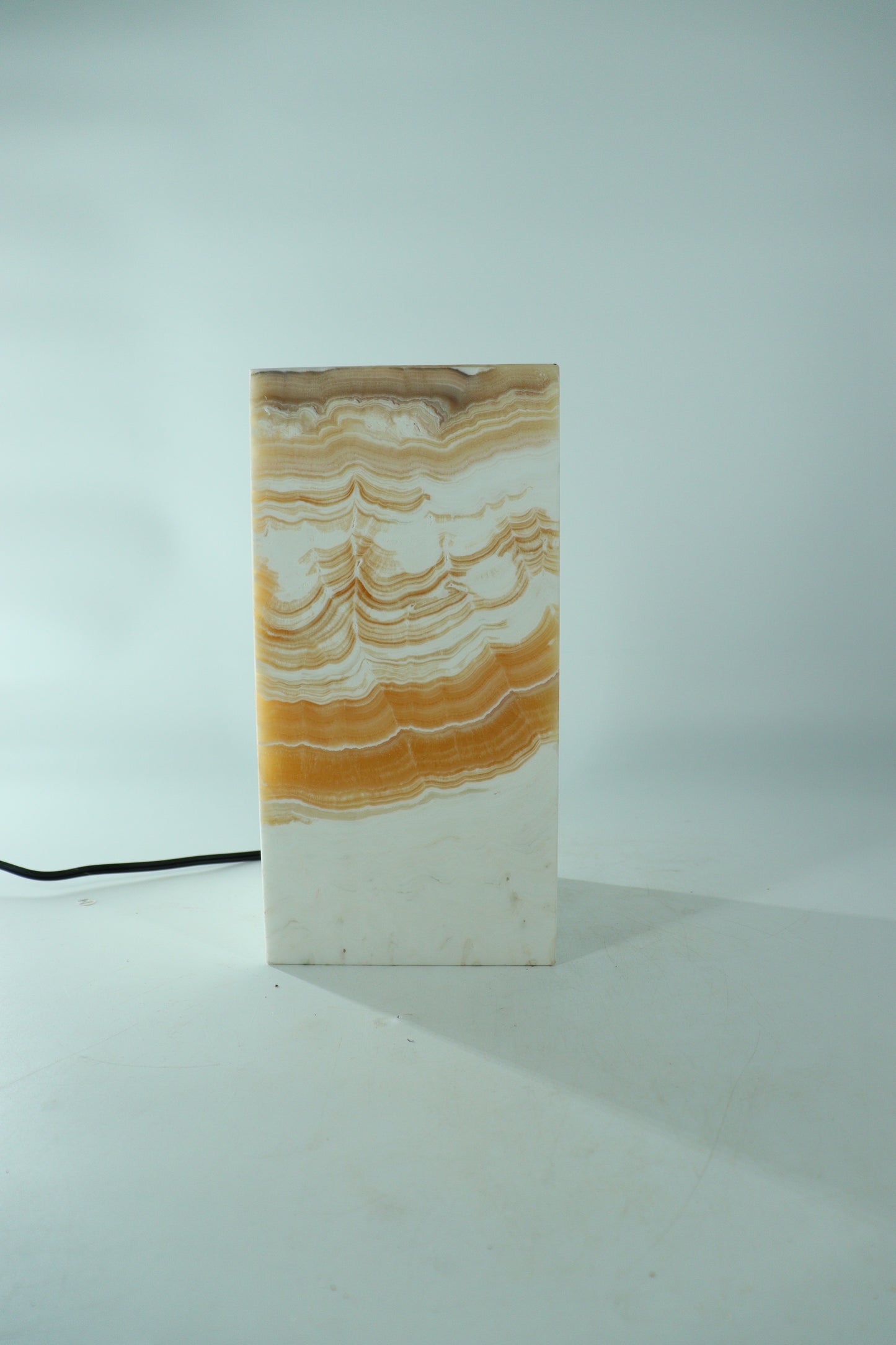 Onyx Lamp - Expert Supplier of Wholesale Crystals & Bulk Gemstones