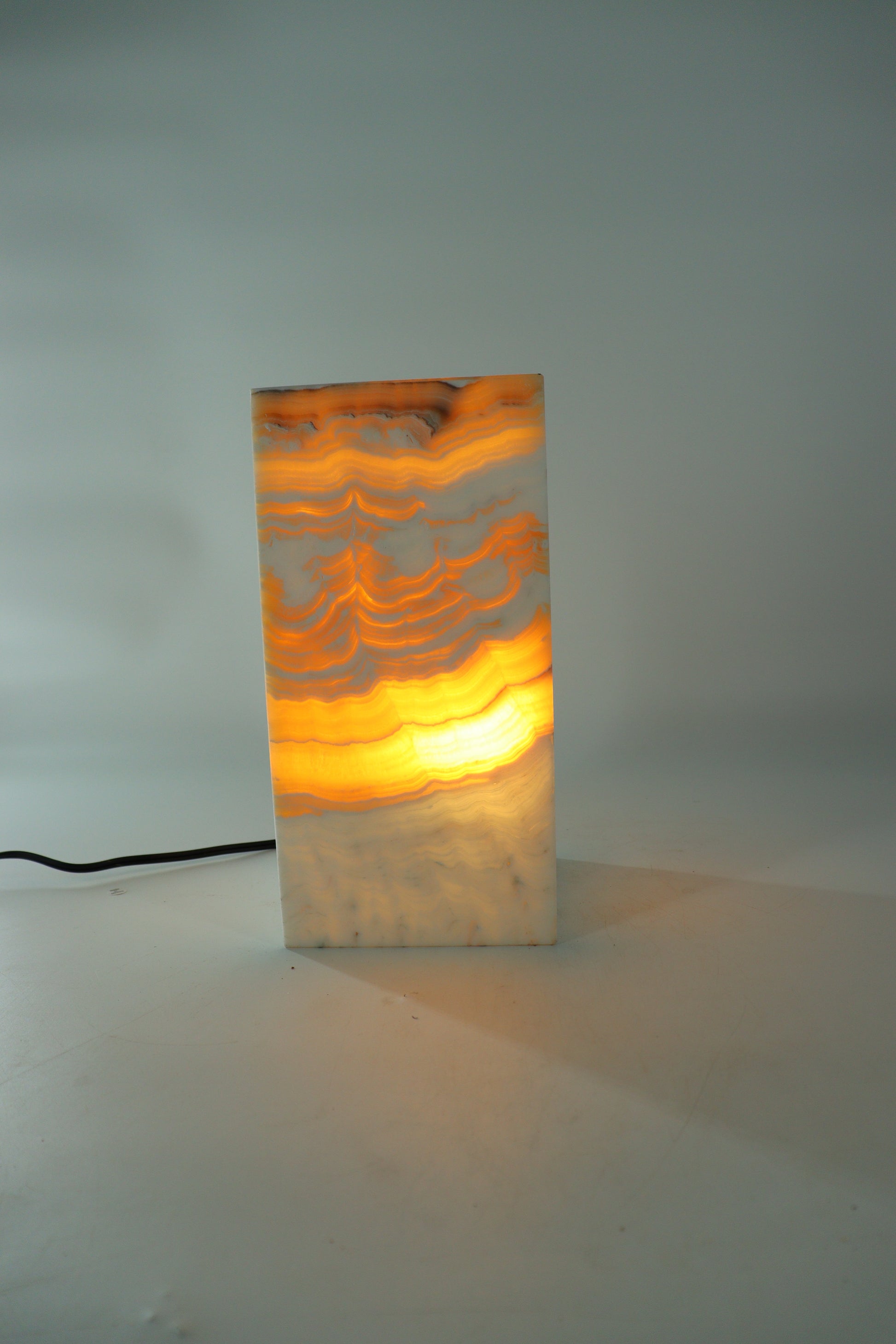 Onyx Lamp - Expert Supplier of Wholesale Crystals & Bulk Gemstones