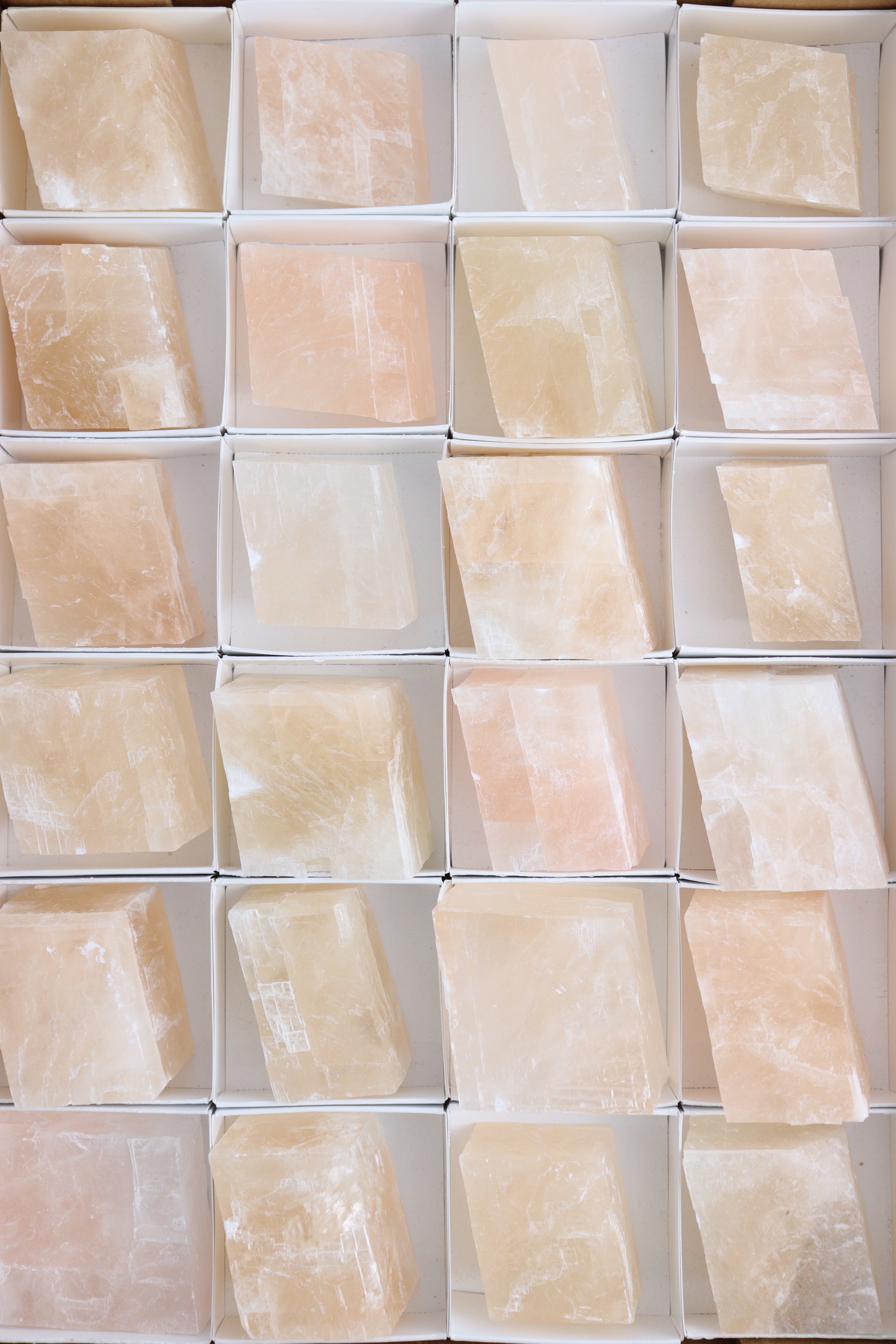 Optical Calcite | Wholesale Crystals Vendor – Mi Esperanza Minerals