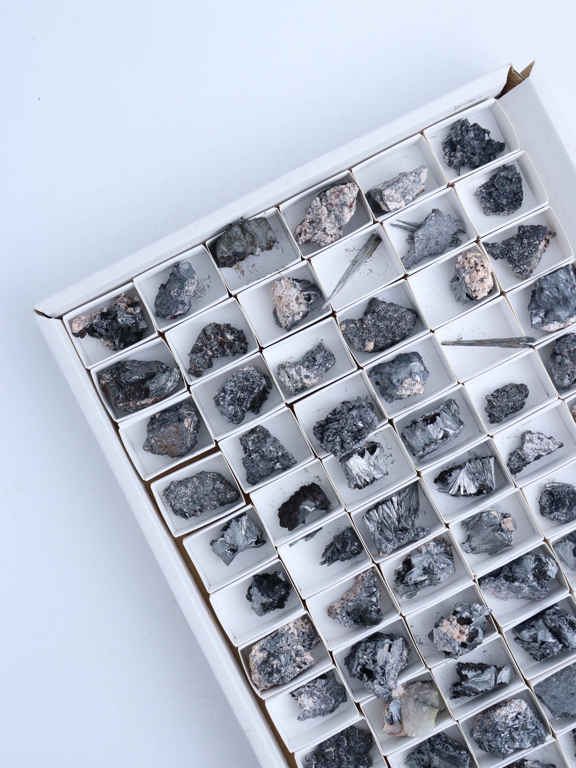 Pyrolusite Flat - Expert Wholesale and Supplier of Wholesale Crystals & Bulk Gemstones, ["Clusters","Flats","pyrolusite"]