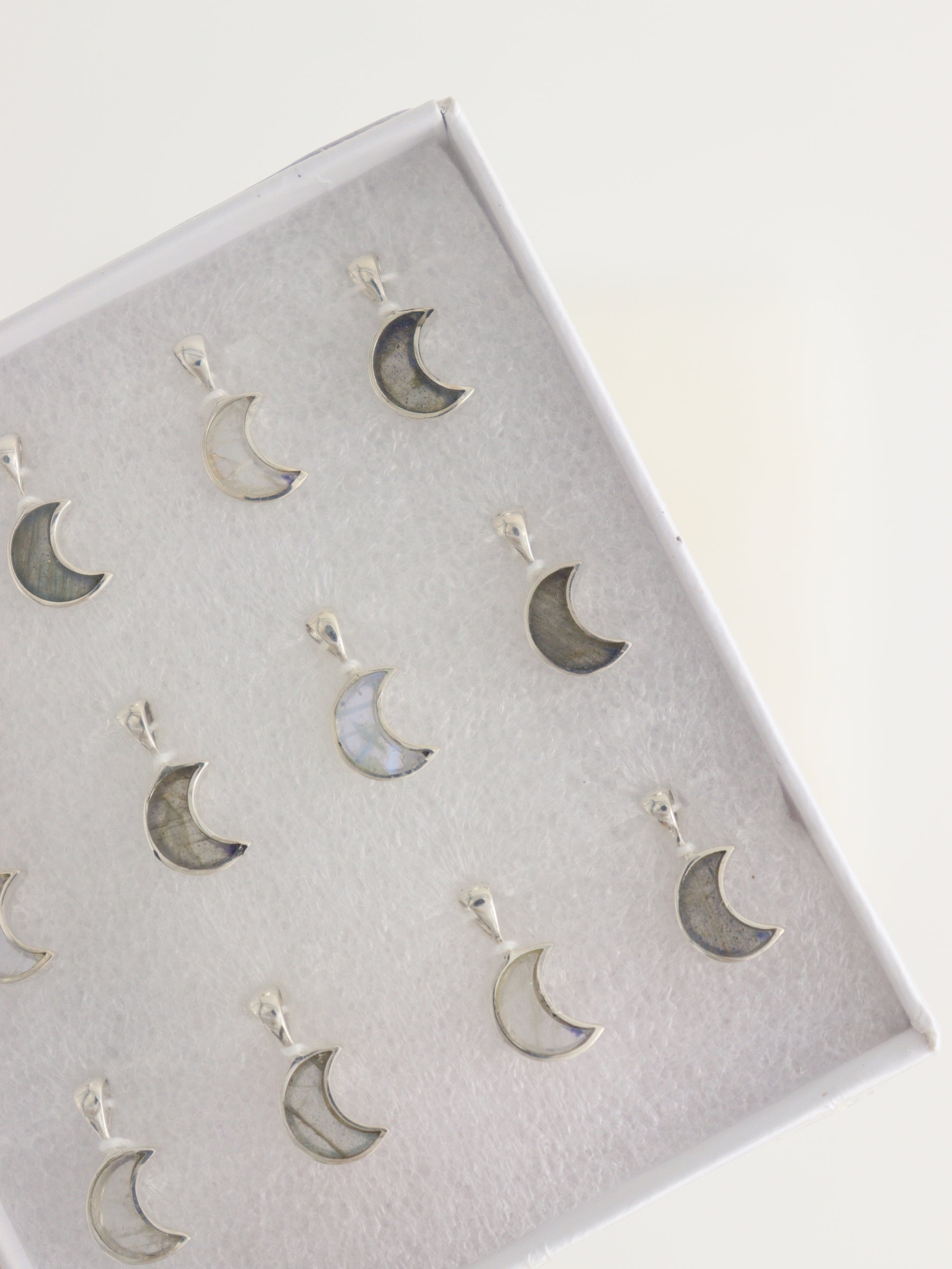 Sterling Silver Rainbow Moonstone Pendants - Expert Wholesale and Supplier of Wholesale Crystals & Bulk Gemstones, []