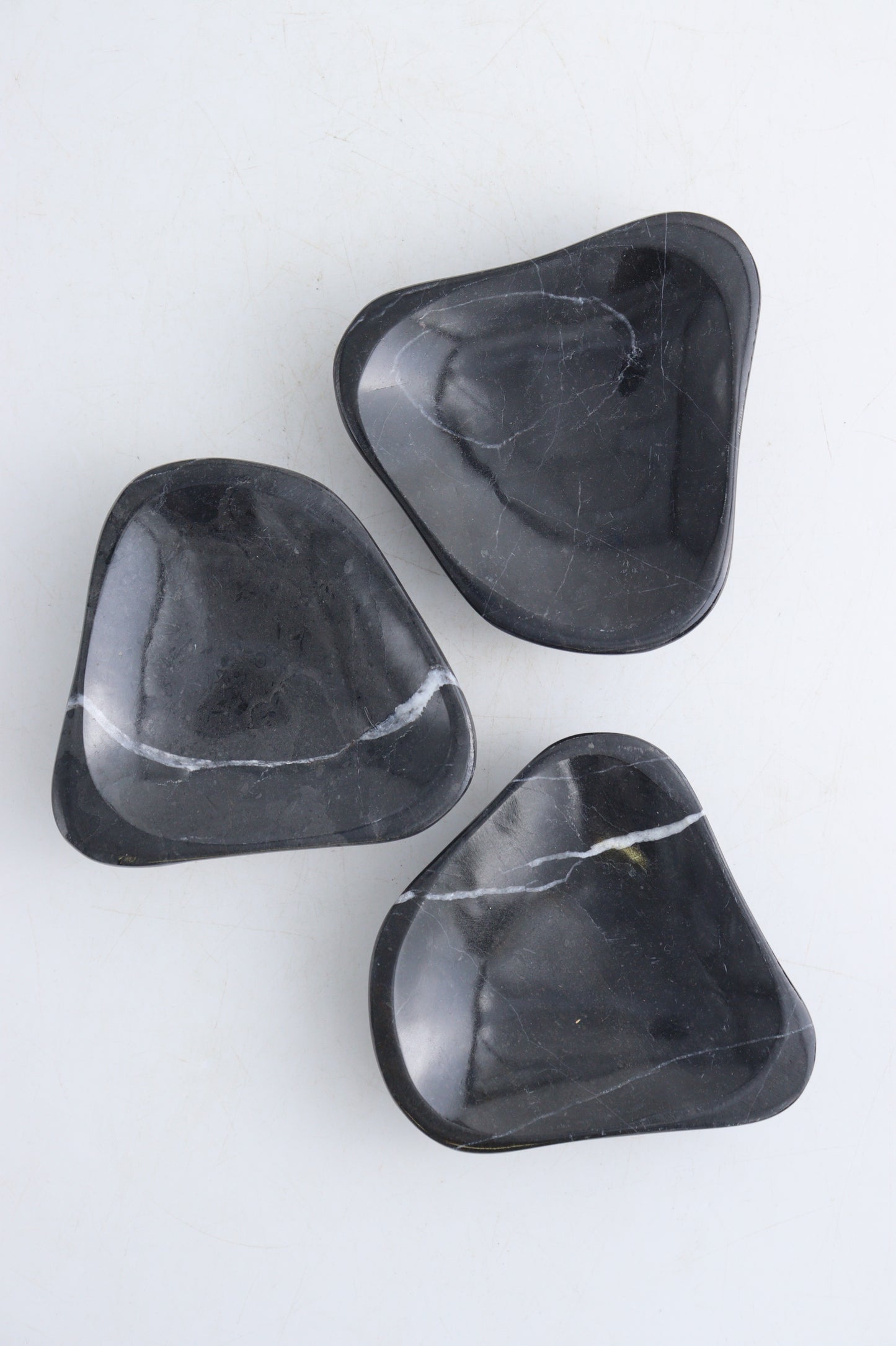 Small Black Marble Bowl - Expert Supplier of Wholesale Crystals & Bulk Gemstones