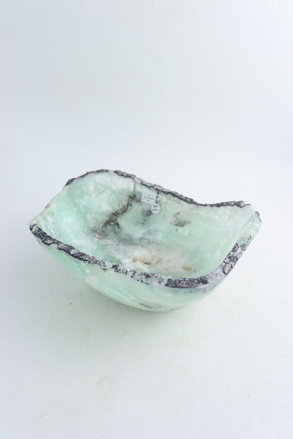 Fluorite Bowl - Expert Supplier of Wholesale Crystals & Bulk Gemstones