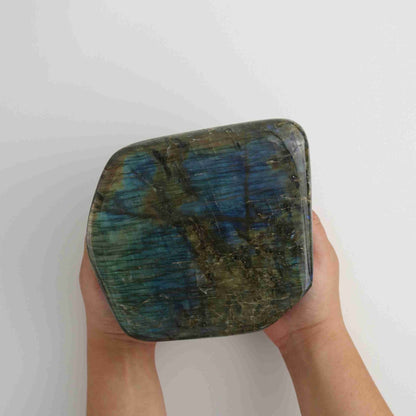 Labradorite Freeform - Expert Supplier of Wholesale Crystals & Bulk Gemstones