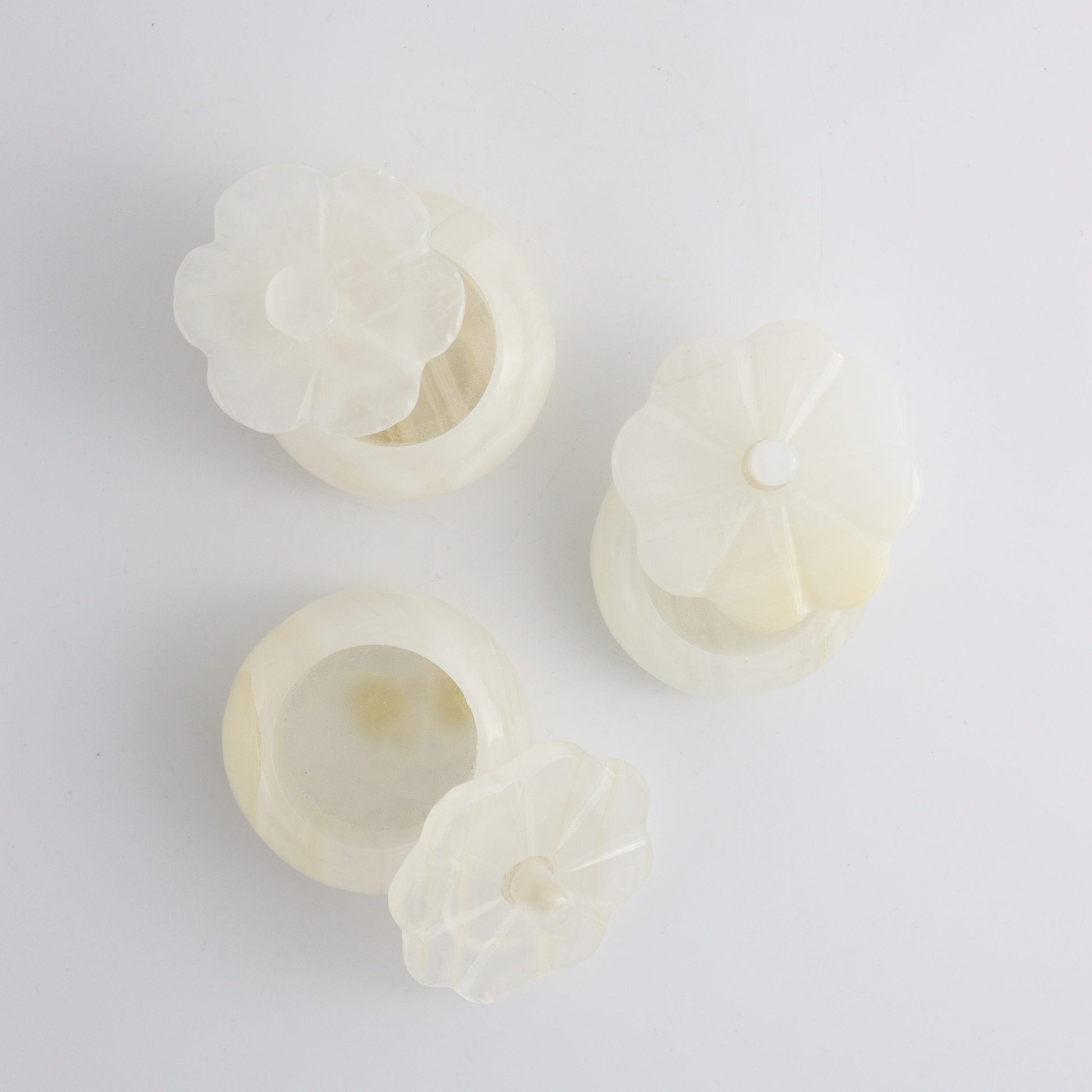 ONE Onyx Round Trinket Dish - Expert Wholesale and Supplier of Wholesale Crystals & Bulk Gemstones, ["Mexico","onyx"]
