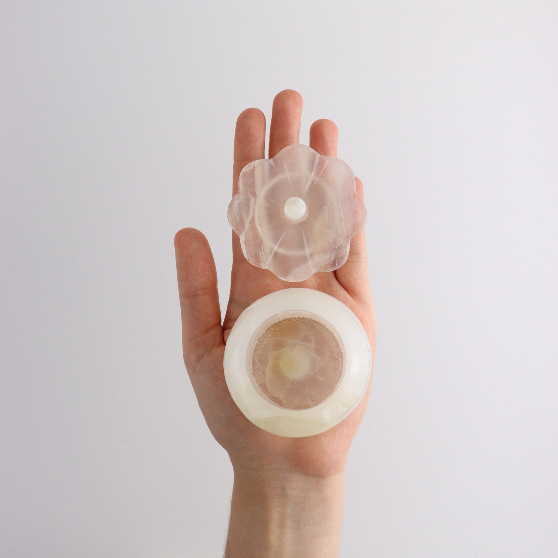 ONE Onyx Round Trinket Dish - Expert Wholesale and Supplier of Wholesale Crystals & Bulk Gemstones, ["Mexico","onyx"]